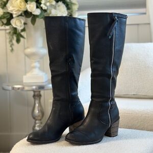 Black Western Knee High Boots Size 7 | Side Zip | 2.5” Heel